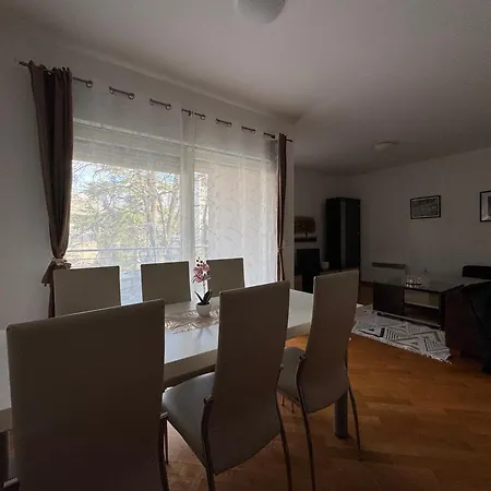 Apartman Rondo *